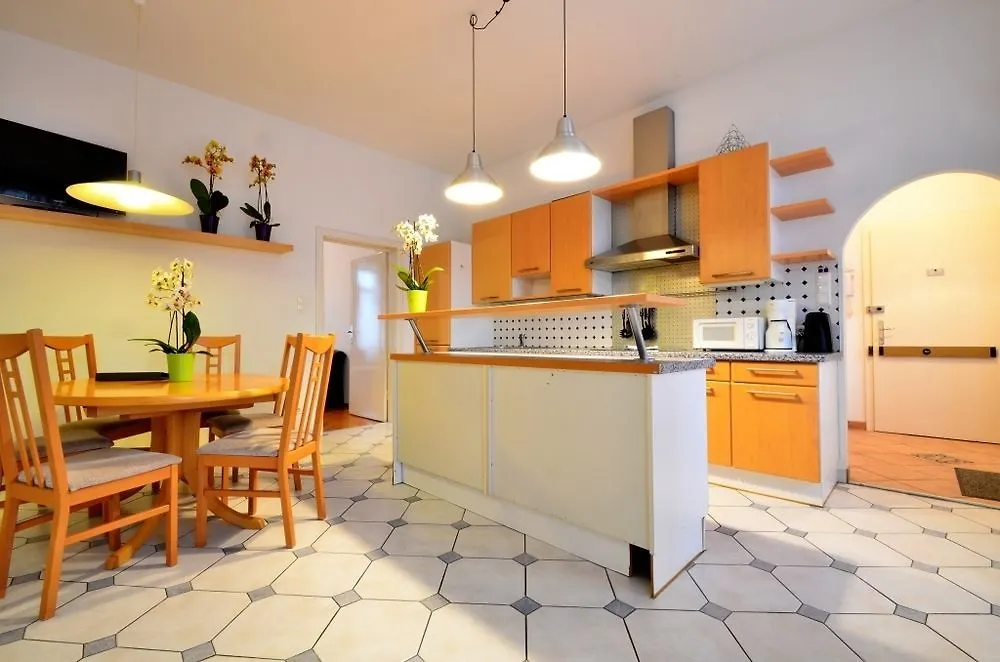 Ajo Apartments - Messe City Flat - Self-Check-In Вена Австрия